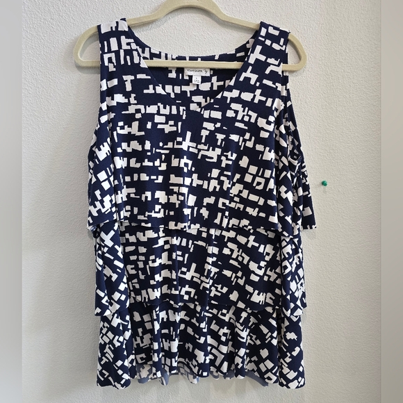 Susan Graver black and white layered , sleeveless blouse large - Picture 1 of 5